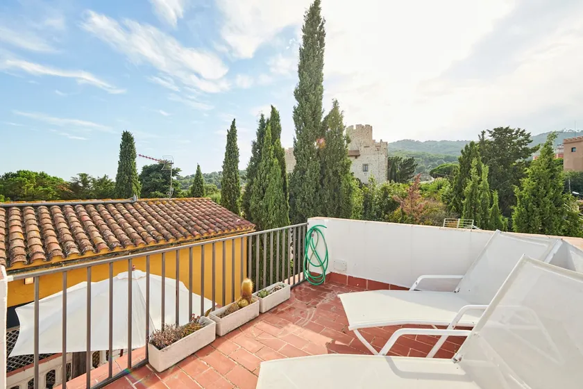 Amazing castle view Unique home,near to Barcelona* - Image 1