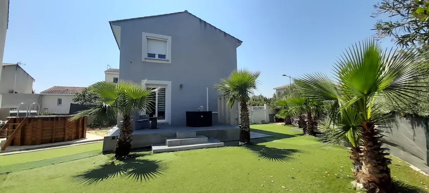 Villa close to the beach - Image 1
