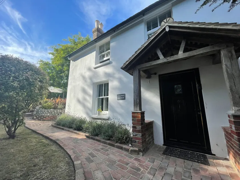South Downs Listed Country Cottage - Image 1