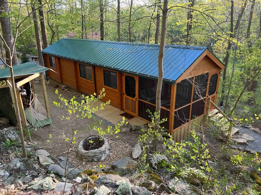 Sleepy Hollow Log Cabin - Image 1