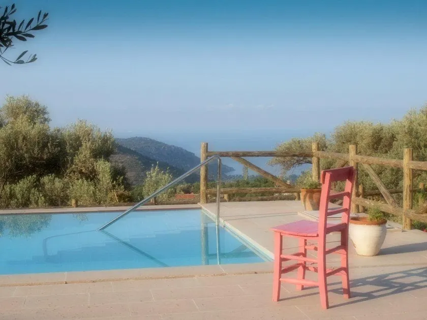 Private villa and pool near beach. - Image 1