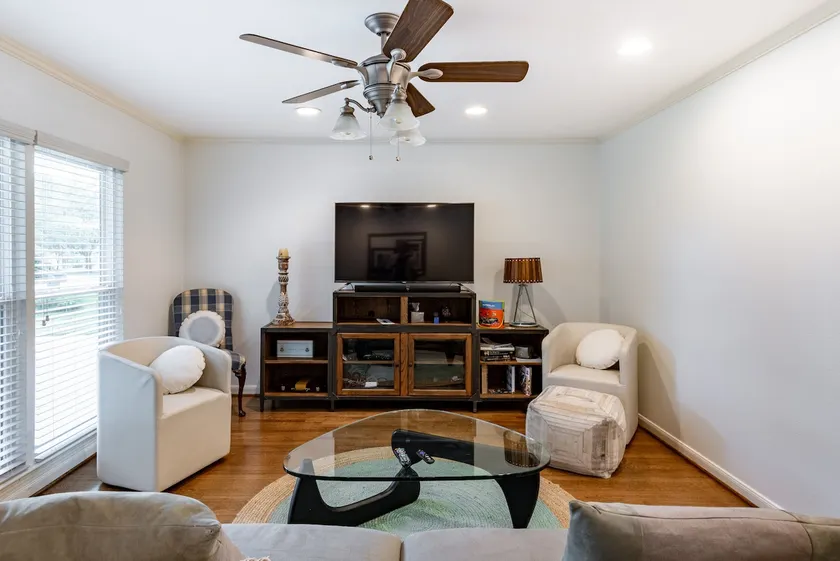 Galleria-Uptown Cottage Home - Image 1
