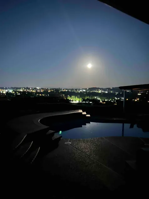 Kingsview Luxury above the city 1 King 2 Queens - Image 1