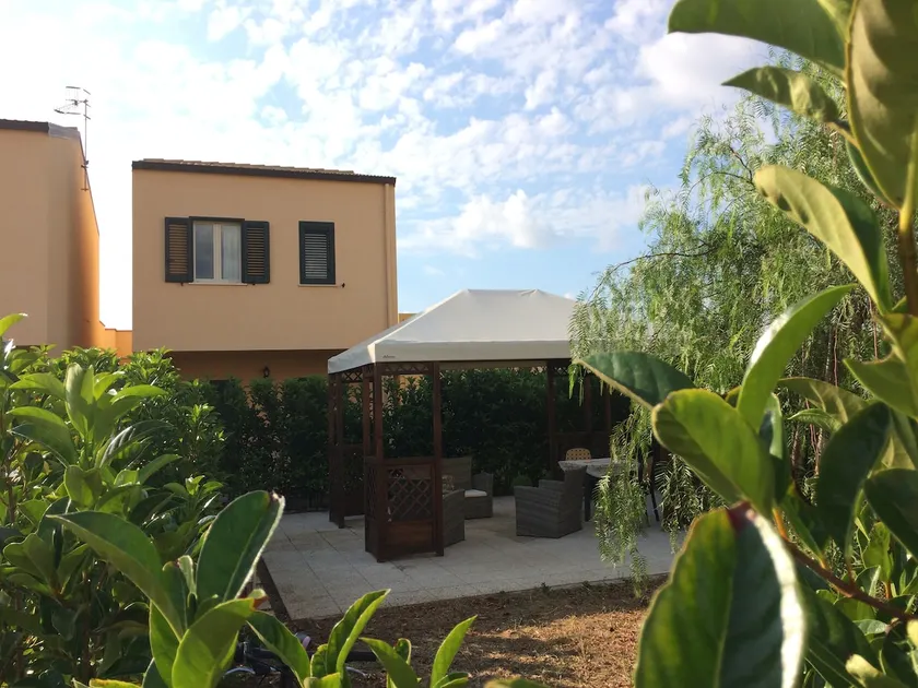 Vacation home in Lascari - Image 1