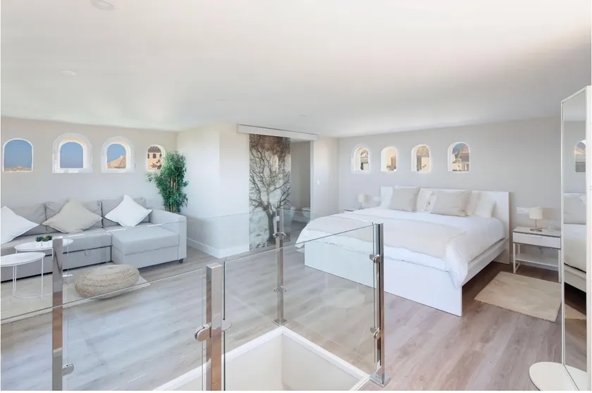 AMAZING DUPLEX NEXT TO THE BEACH IN MARBELLA - Image 1