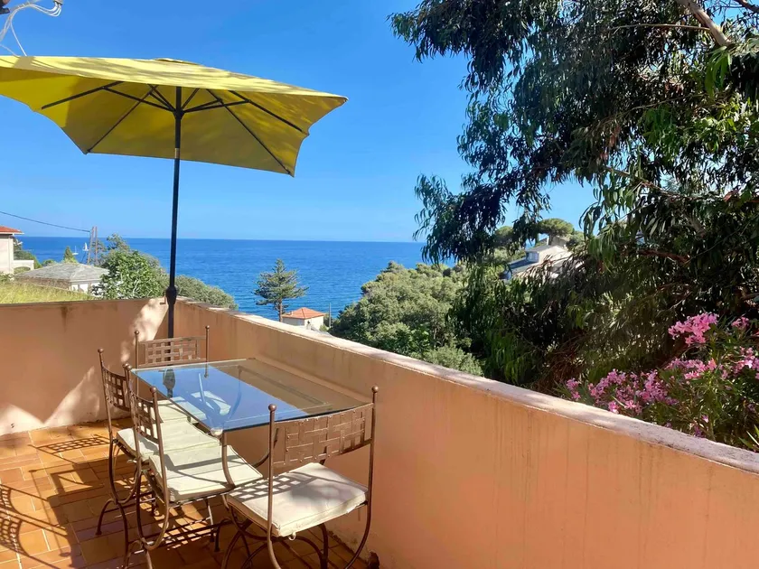 Ground floor of 3-bedroom villa in Santa Maria di Lota - Image 1