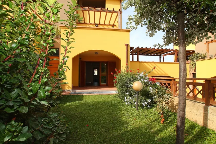Le Due Ruote Apartments - Cielo Three-Room Apartment - Image 1