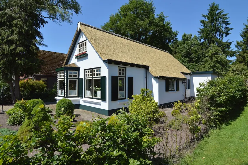 Holiday Home in Nijeberkoop near Nature - Image 1