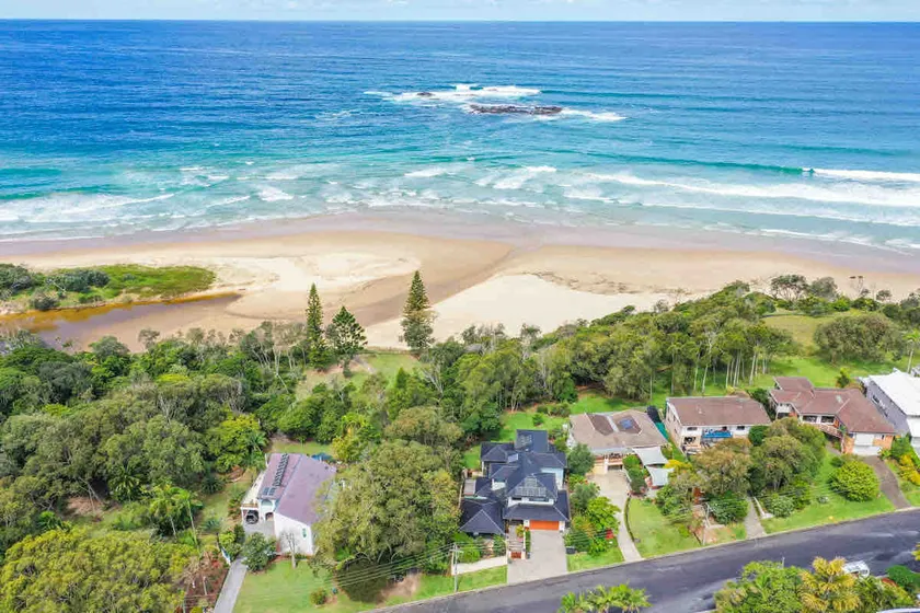 Secluded , absolute beachfront Studio. Pet ok . - Image 1