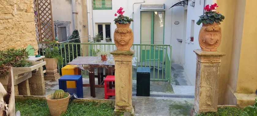 Papale Small Garden, in Caltagirone, very central - Image 1