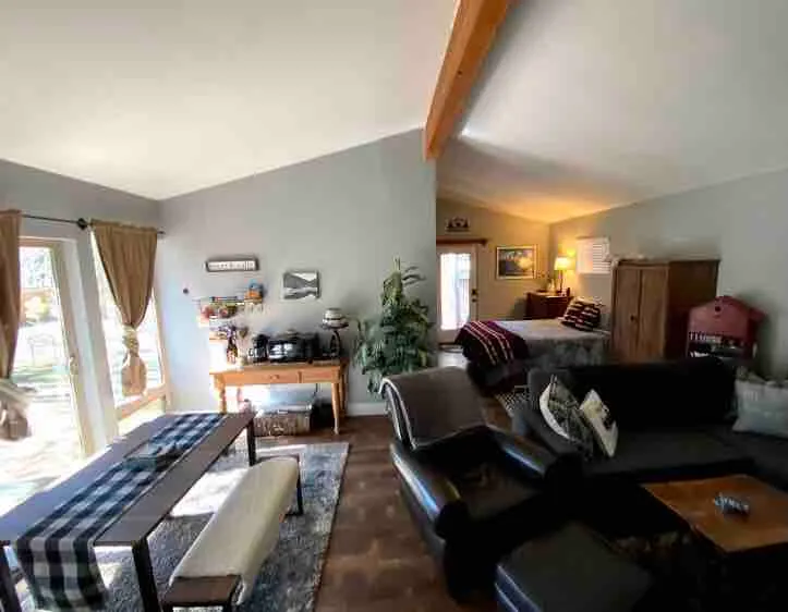 Pepper’s Place - Image 1