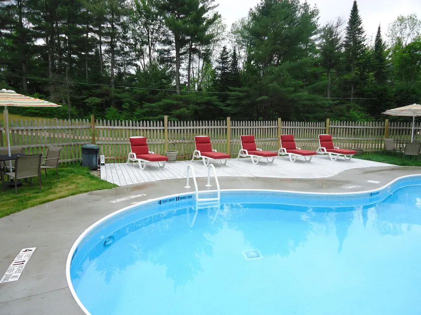 Waterfall PrivateYard shared Pool firepit fireplac - Image 1