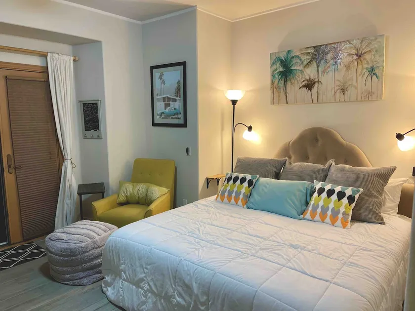 Perfectly Located Fully Remodeled Desert Casita - Image 1