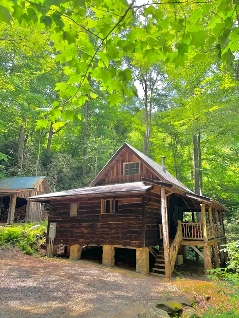 Charming Creekside Cabin - Image 1