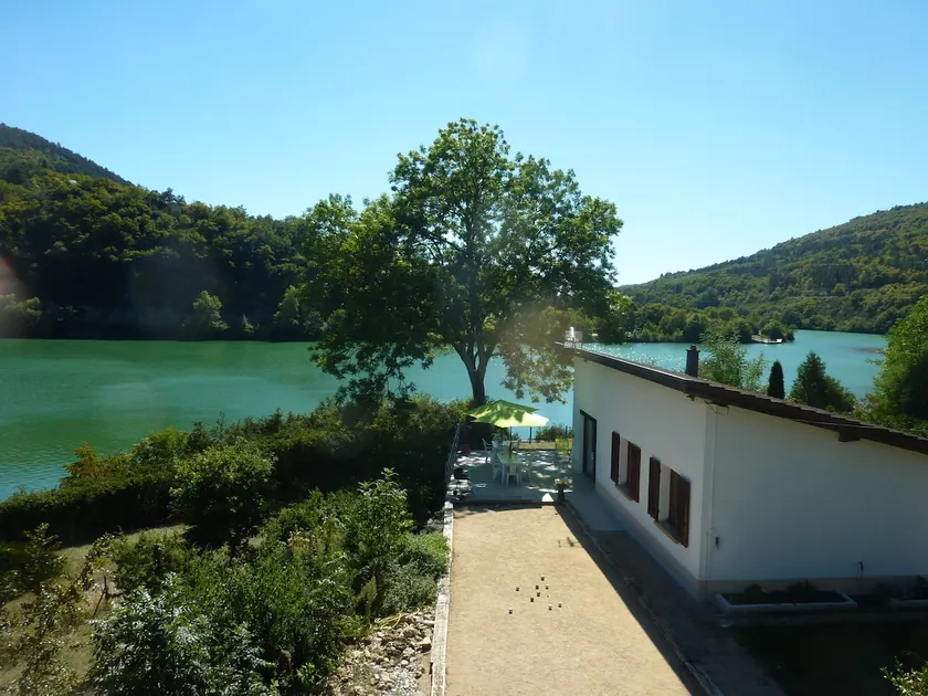 Waterfront villa with petanque court - Image 1