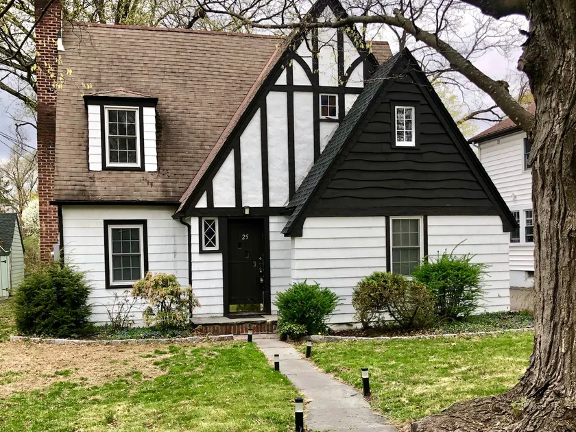 In the Village! Modern Tudor Pad of New Paltz! - Image 1