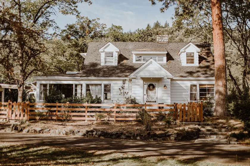 Jacksonville Farmhouse +Hot Tub+wildlife+Pond - Image 1