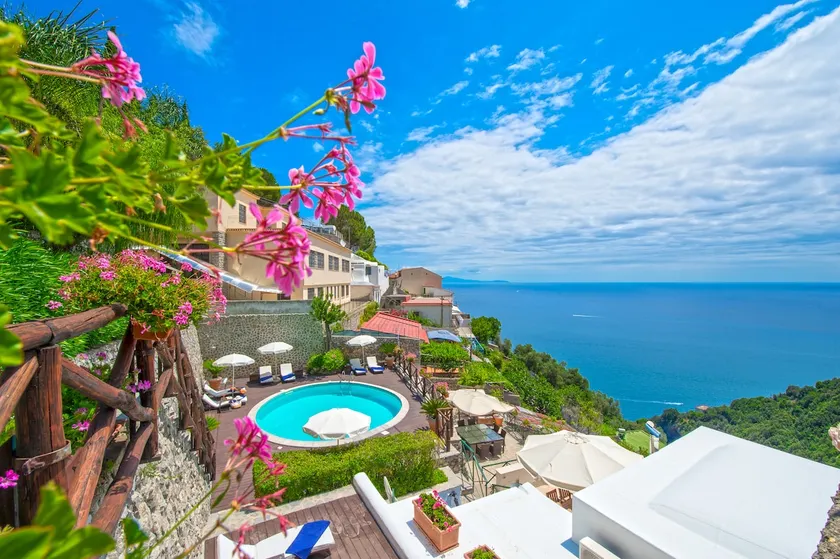 Villa Knight - Image 1