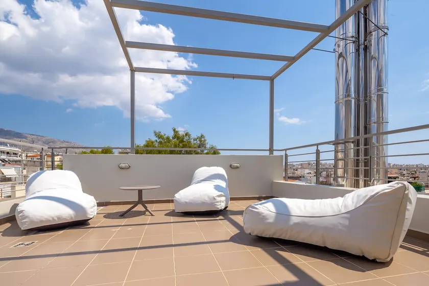 Solon - Deluxe City Center Apartment - Image 1