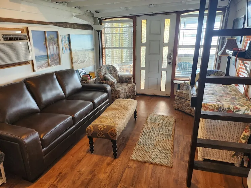 Location! Pelican Point riverfront with oceanview - Image 1