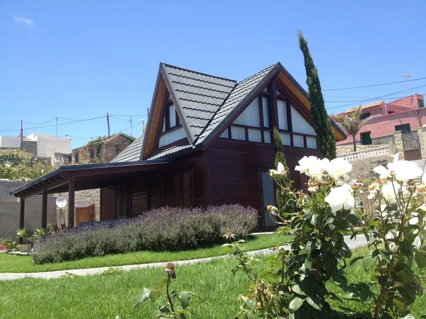 Casa de madeira aconchegante com piscina - Image 1