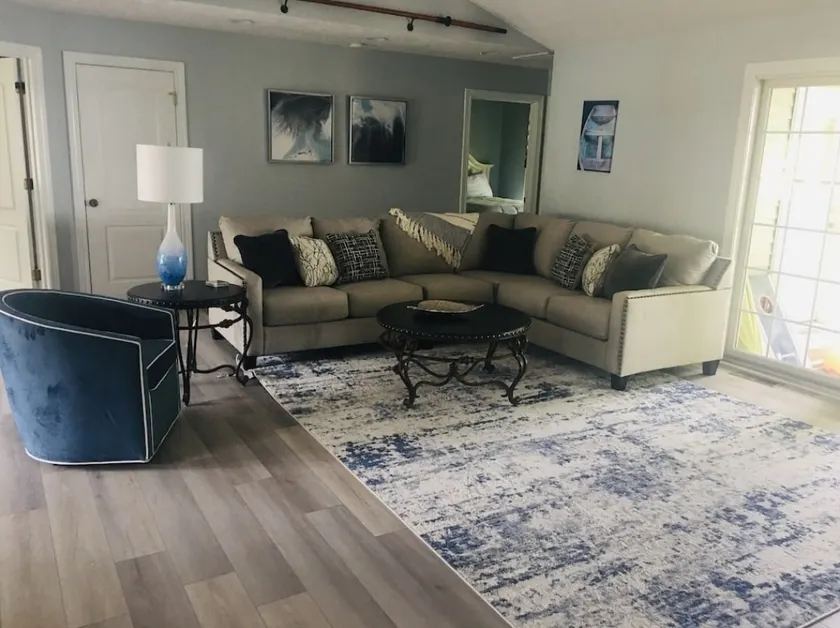 lakehome 2. 3 bed room. pontoon available to rent - Image 1
