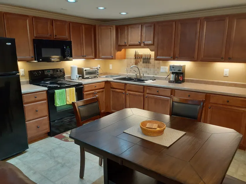 Spacious Two-Bedroom Suite in Salt Lake Valley - Image 1