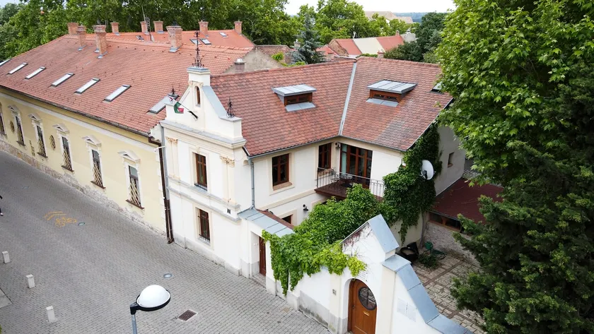 Babaház - Unique historical building - Image 1