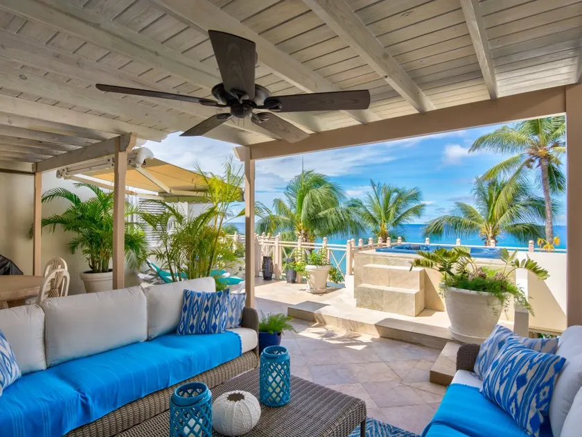 11 Reeds House - Beach Front - Image 1