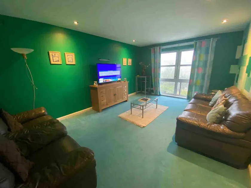 Comfortable, self contained 2 double beds town apartment near Pittodrie Stadium - Image 1