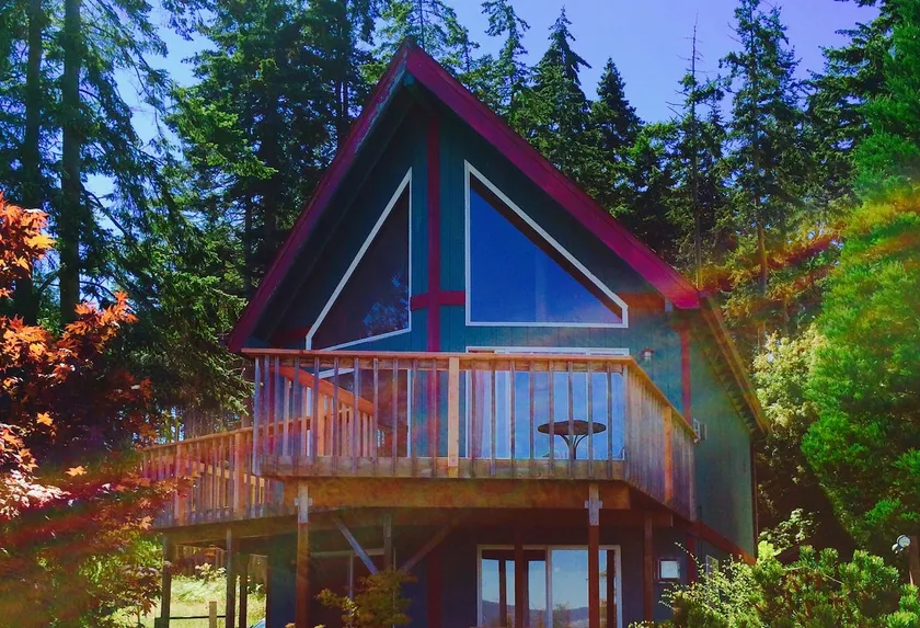 ELF House on Race Lagoon - Image 1