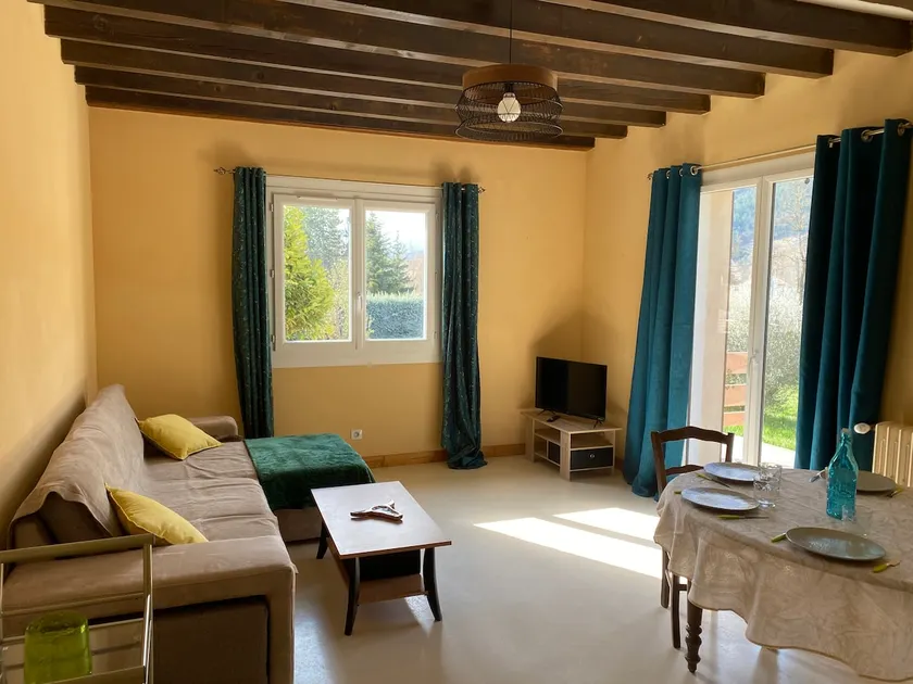 Between river and mountain, 70 m2 apartment - Image 1