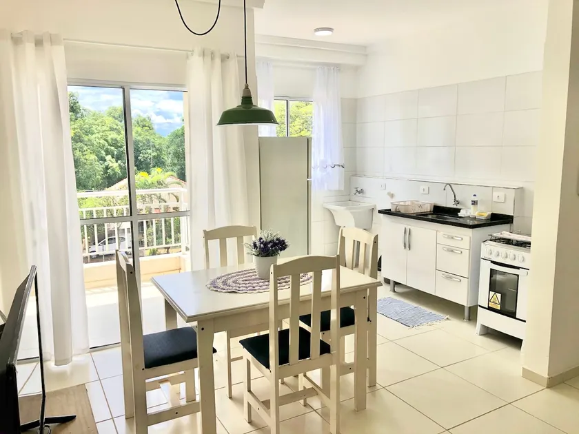 2-Bedroom Apartment + Parking Space | 15 min to Thermas | Sleeps 4 - Image 1