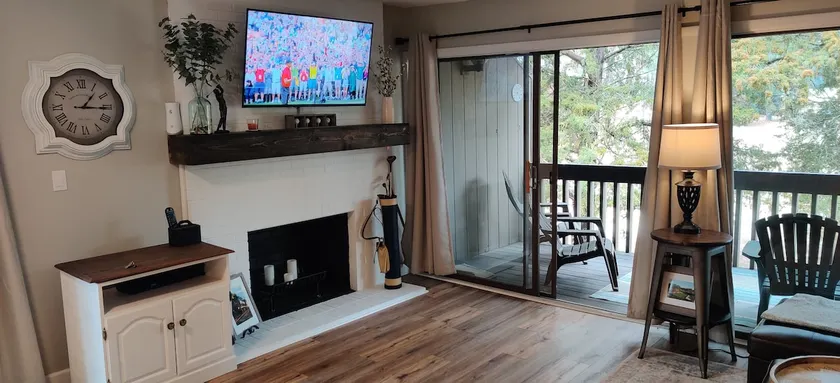 Renovated 2BR2BA on Pinehurst #3 - Image 1