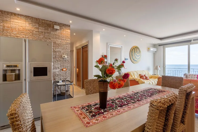 With Terrace and Lovely Sea View - Image 1