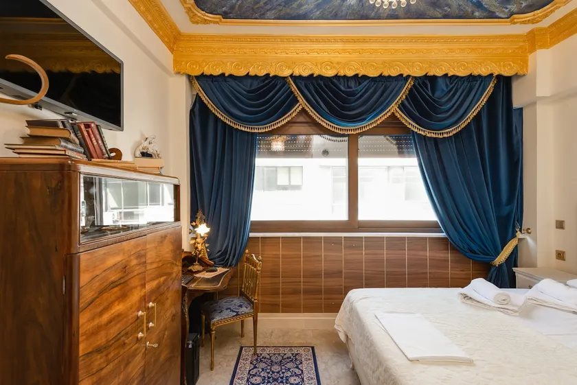 Arvanitidis Suites Vintage central luxury suite - Image 1