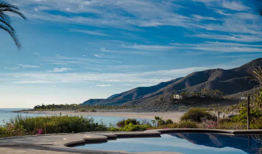 Secluded Beachfront Luxury Villa in Private Resort - Image 1