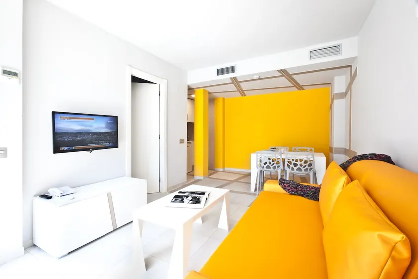 Apartment 1 bedroom in Playa den Bossa Ryans Ibiza - Image 1