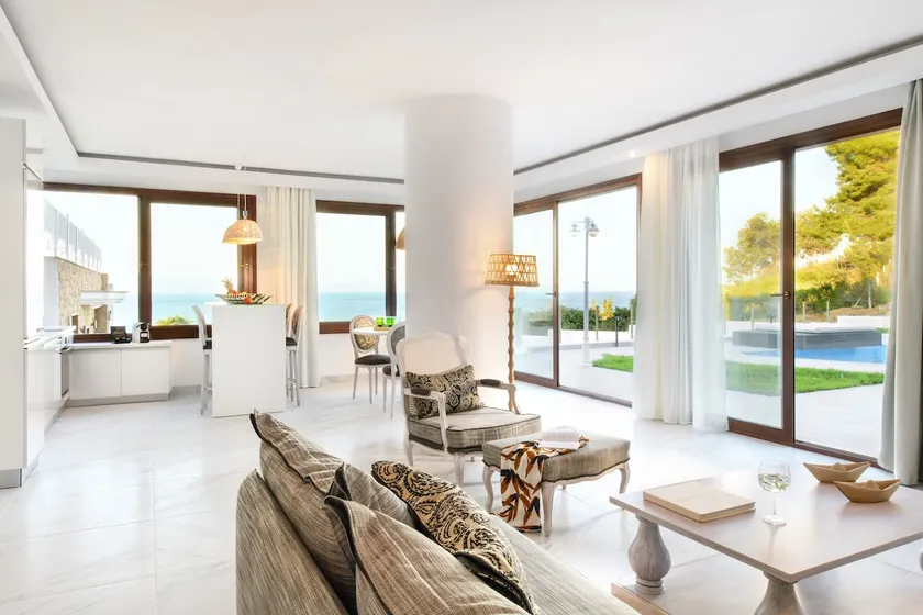 Villa D'Oro - Luxury Villas & Suites - Image 1