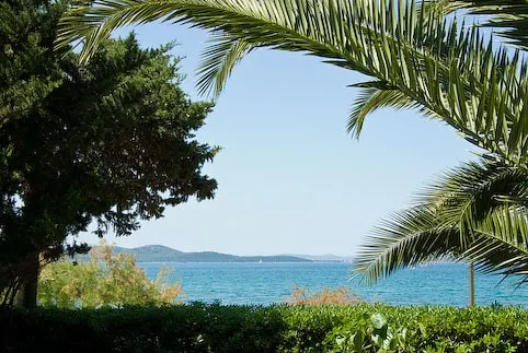 Beachfront: Apartment Ante - Image 1