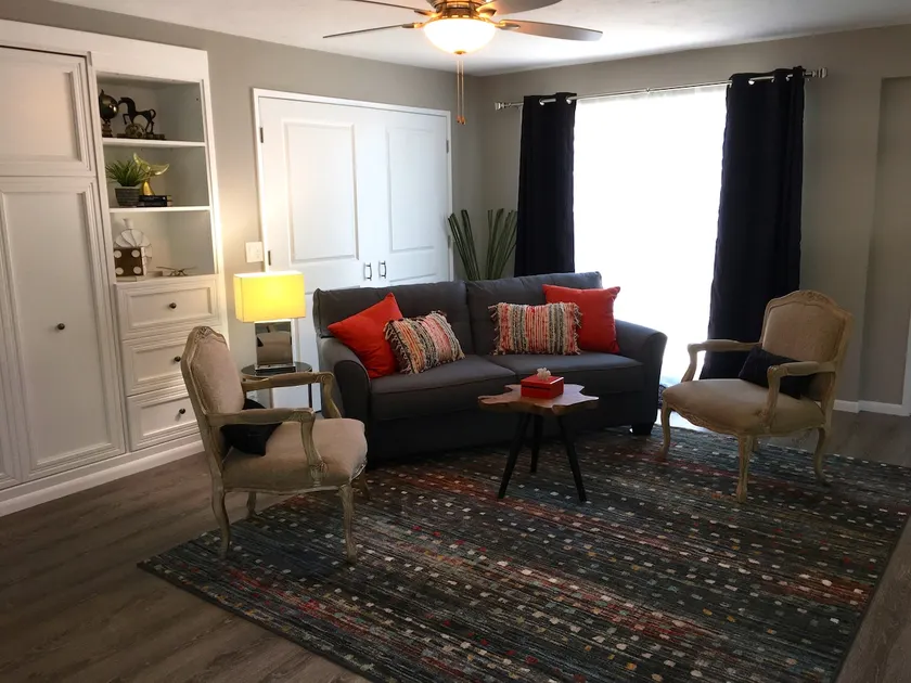 West LA Newly Renovated Guesthouse - Image 1