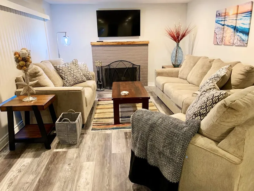 All New Single Level for the Professional & Family - Image 1