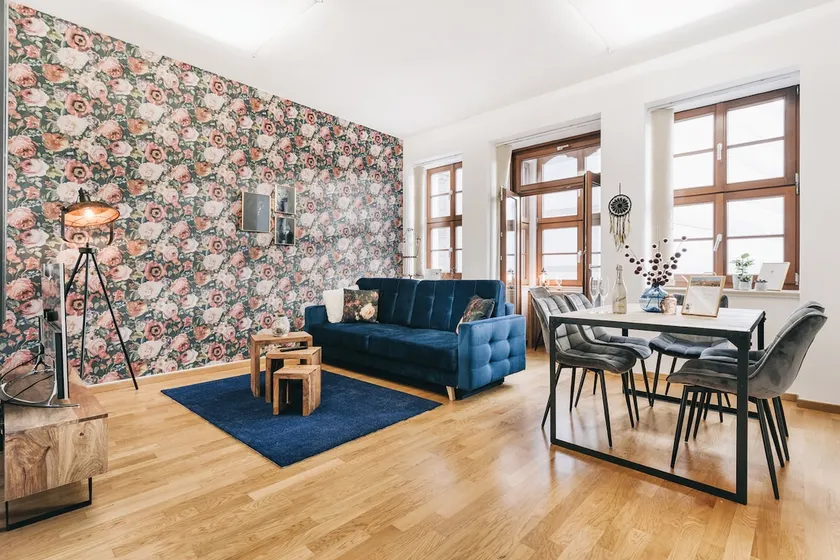 Central Apartment – Ideal for Families & Groups - Image 1