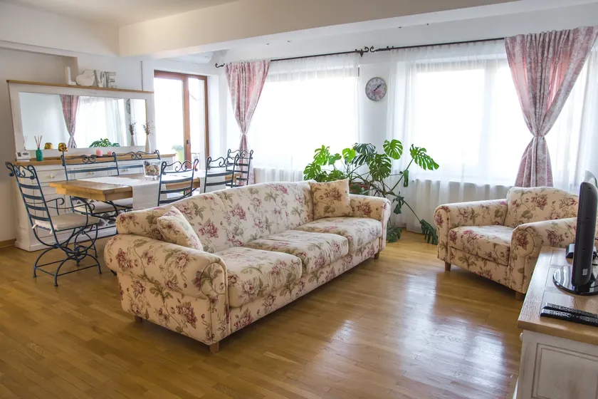 Your home away from home - Image 1