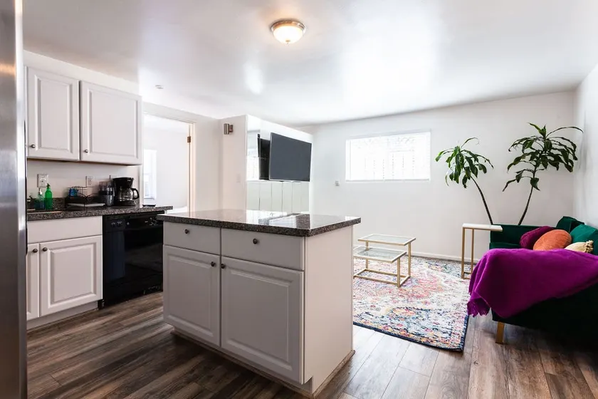 Mission Bay Beach Cottage - Image 1
