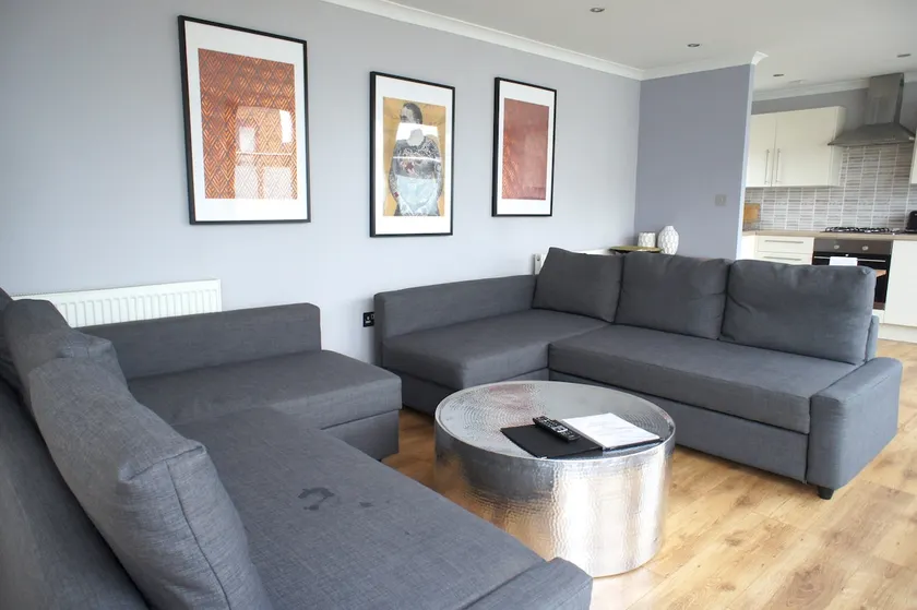 2 Bedroom w Balcony in the Heart of Shoreditch - Image 1