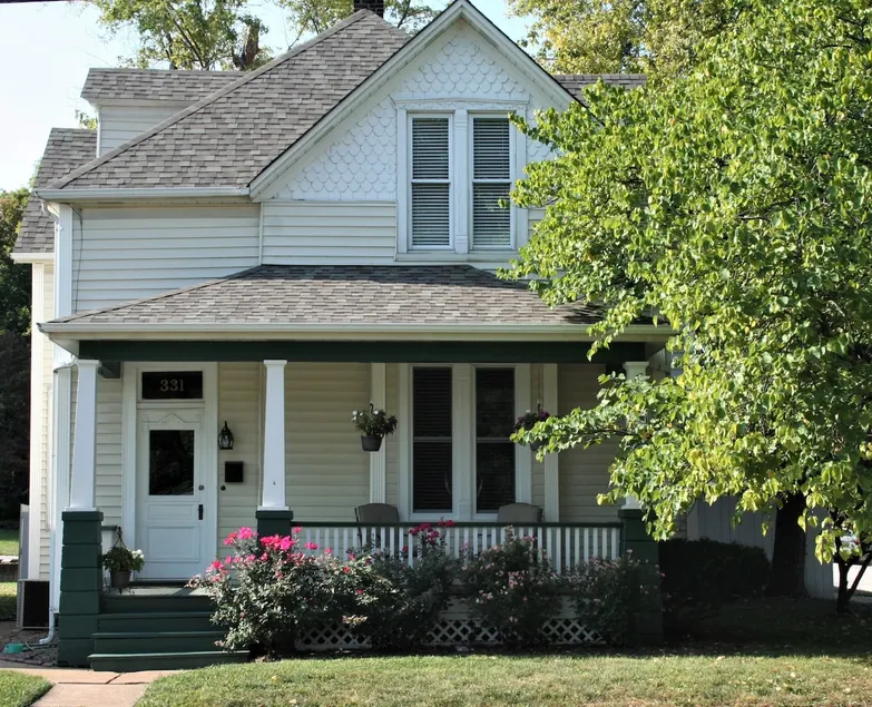 Clark Corner Guest House, in Historic St. Charles - Image 1