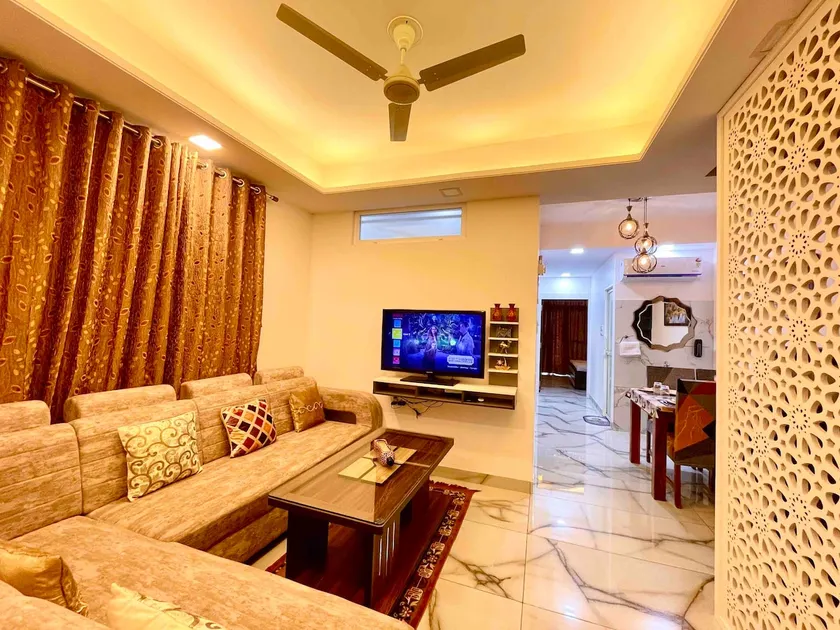 Vista! Modern&Friendly Near Wtp/Jecc/Airport/EHCC - Image 1