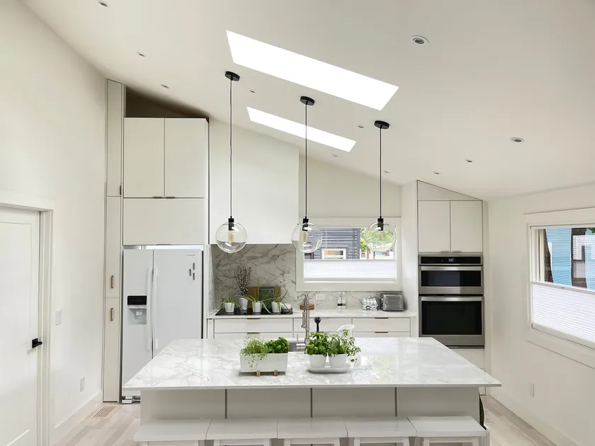 Prime Location - Burlington Bungalow - Image 1