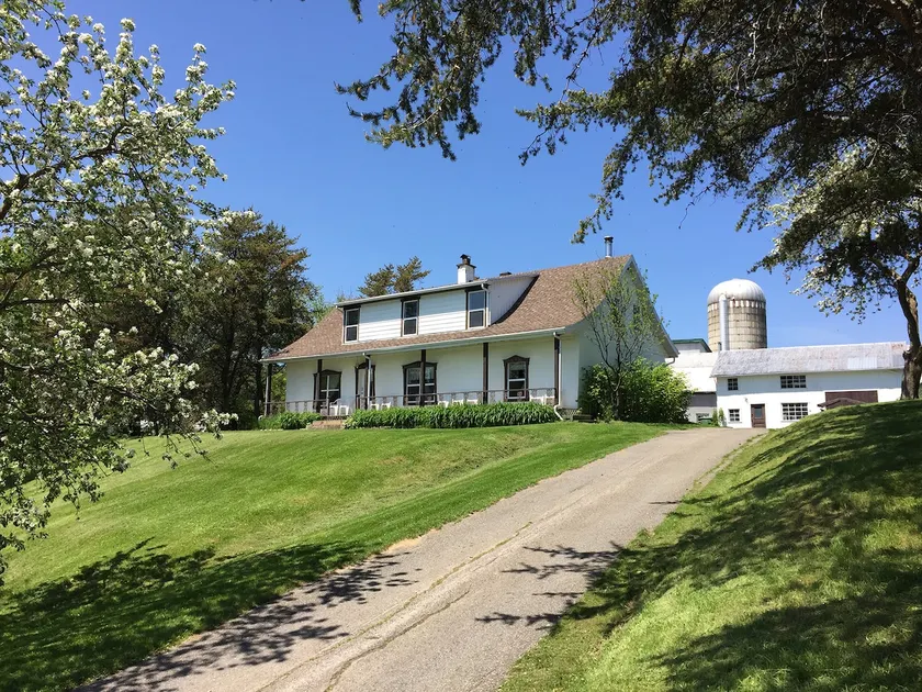 Historisk hus i nærheden af Mont-Ste-Anne, Le Massif & kun 35 min til den gamle by i Quebec - Image 1